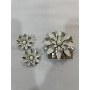 Sarah Coventry White Enamel Silver Metal Flower Brooch & Clip On Earrings Vtg